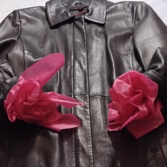 Ann Klein Vintage Lamb Leather Beautifully Cut in Back - Picture 8 of 16